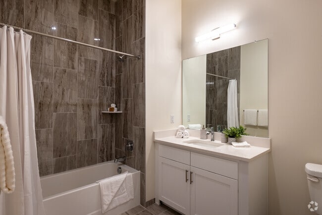 1BR, 1BA - 756SF