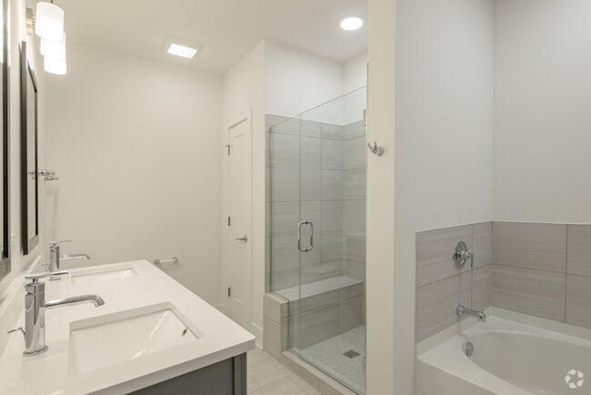 2BR, 2BA - 1369SF