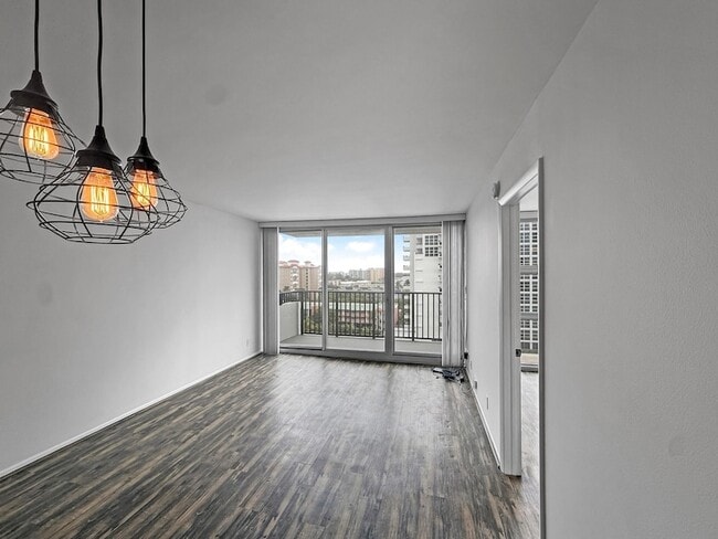 Photo - 525 N Ocean Blvd Unidad 1016