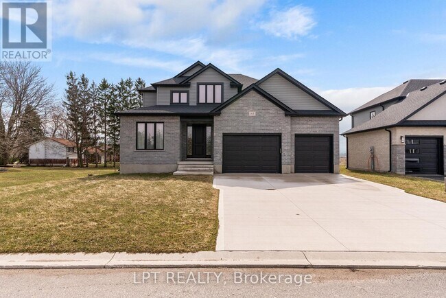 Photo - 163 McLeod St