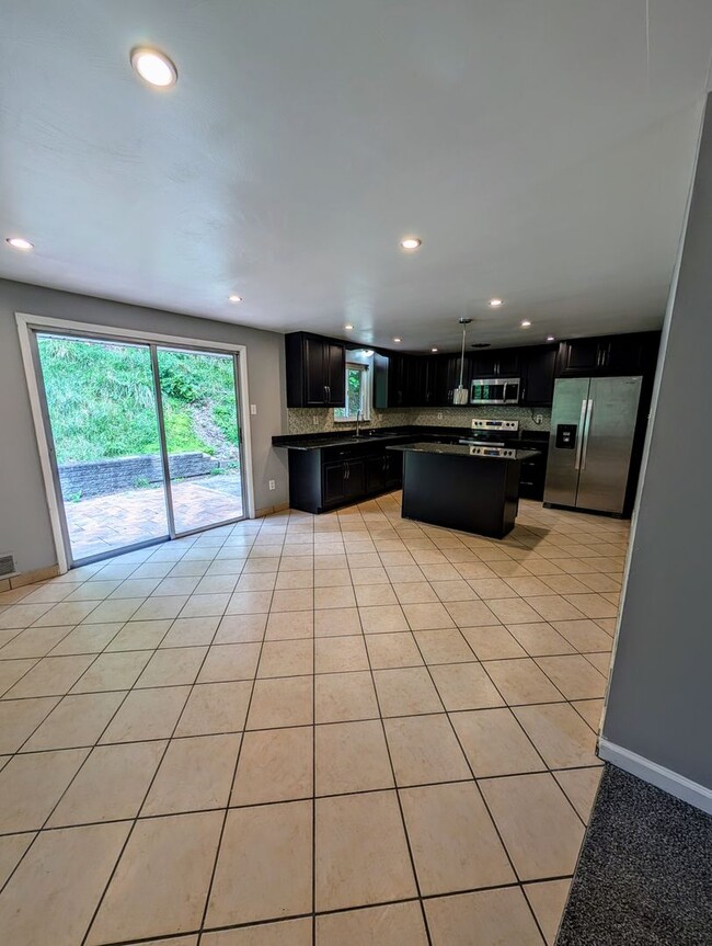 Photo - MODERN 3 BEDROOM HOME IN SOUTH PARK!