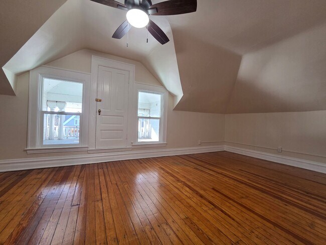 Photo - King George Unidad Apartment 4