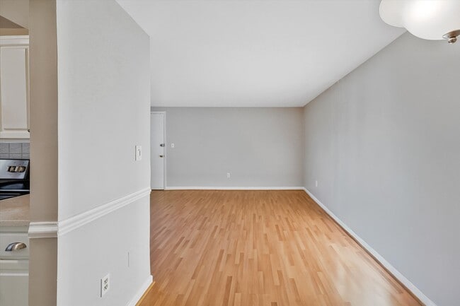 Photo - 704 S Arlington Mill Dr