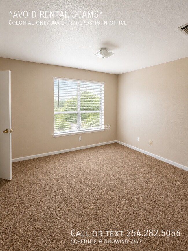 Photo - 1305 Monroe Loop Unit A