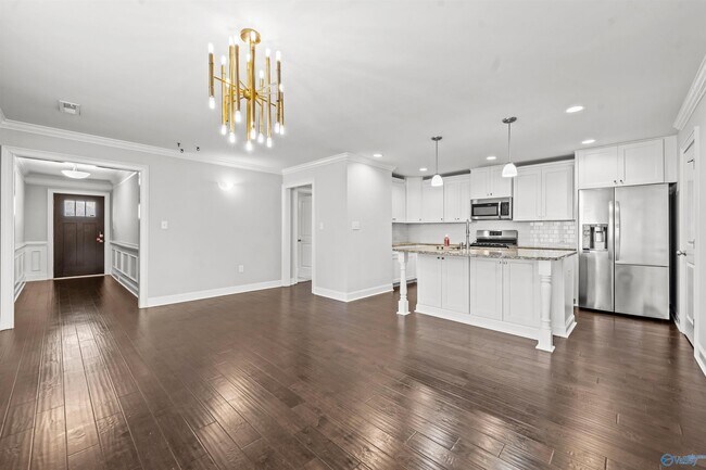 233 Dustin Ln