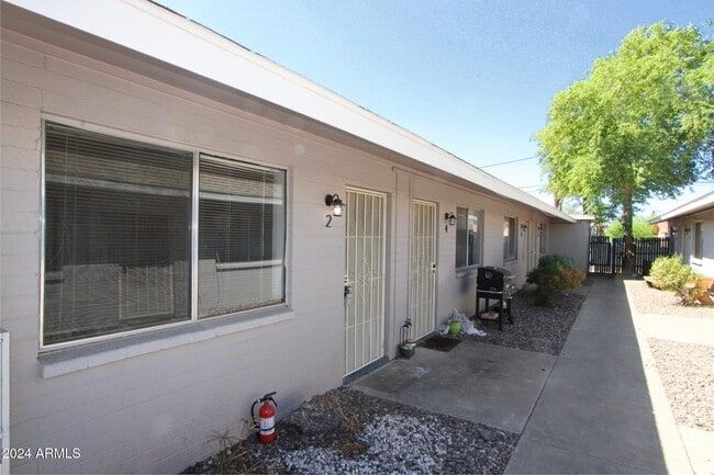 Building Photo - 9230 N 6th St Unit 2 Rental