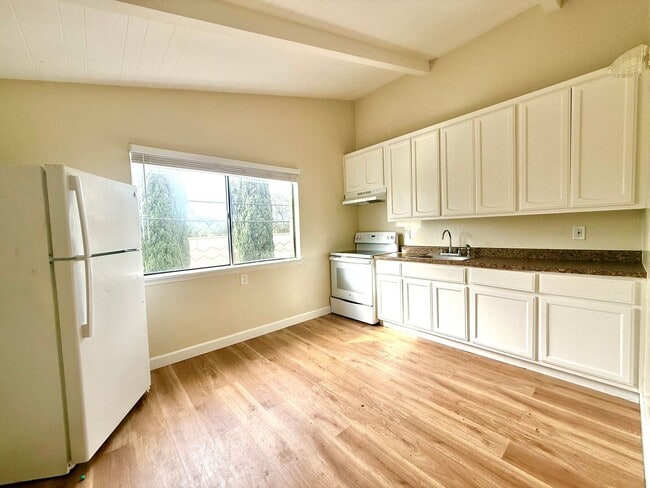 Photo - 177 Gramercy Pl Unidad 6