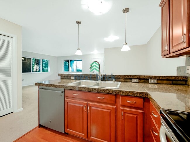 Building Photo - Charming 2 Bedroom 2 Bathroom Near Totem L... Unit 102 Rental