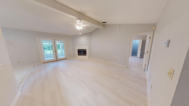 Photo - Great Desirable LOCATION!