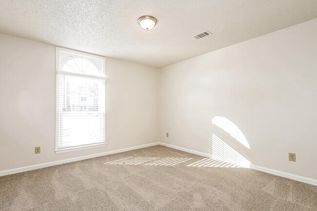 Photo - 4290 Timber Jump Cove