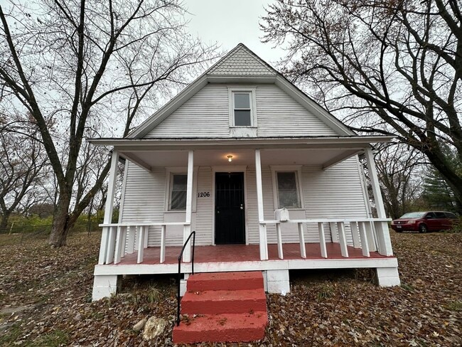 Building Photo - 1206 Martin-