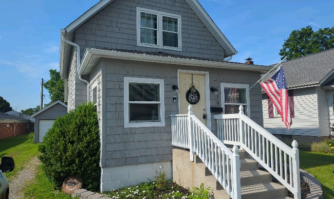 Building Photo - 910 E High St Rental