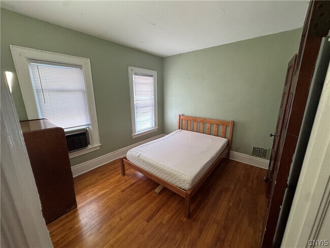 Photo - 708 Maryland Ave