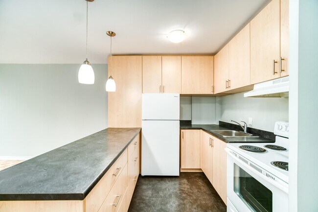 Photo - 1545-1545 Oxford St Unit 27