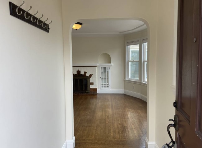 Photo - Top Floor Remodeled 2BD/1BA Flat Available Now!