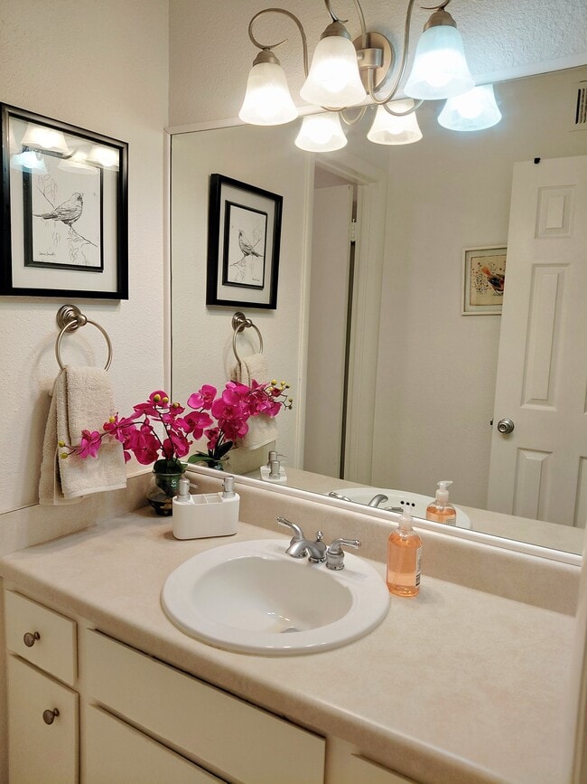 Photo - 2837 Georgetown Dr