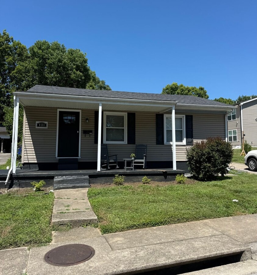 Photo - 621 Golfview Dr
