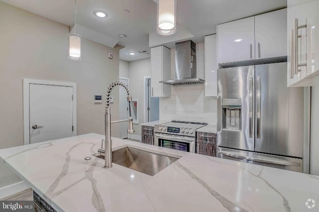 Building Photo - 2222 Frankford Ave Unit 3 Rental
