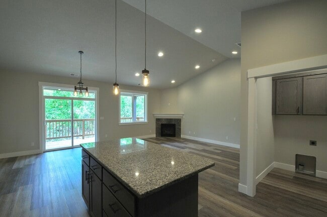 Photo - 257-259 NW Douglas St Unit 257