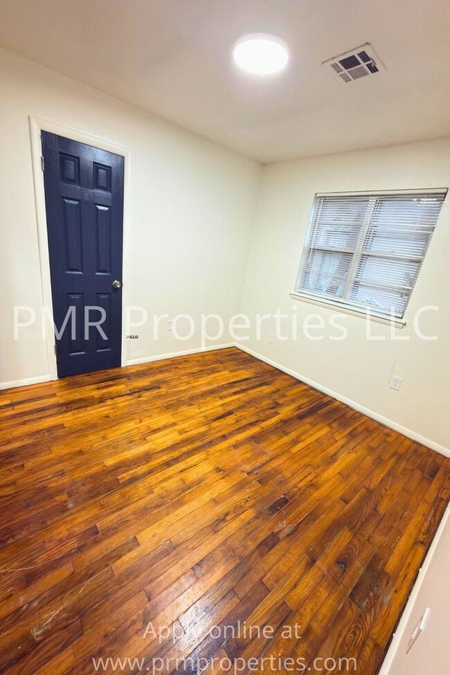 Photo - 3 Bedrooms / 1 Bathroom House