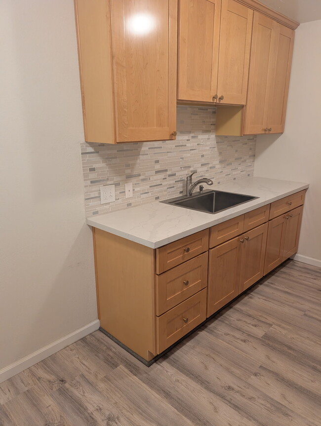 875 Northrup St Unit 23