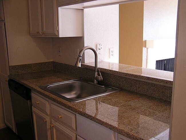 Photo - 712 Bering Dr Unit D