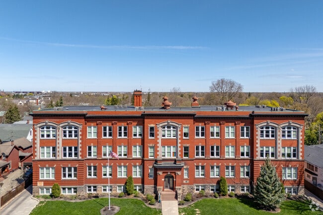 Photo - 722 W Delavan Ave