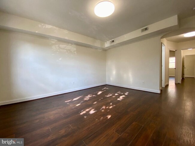 Photo - 1904 M St NE