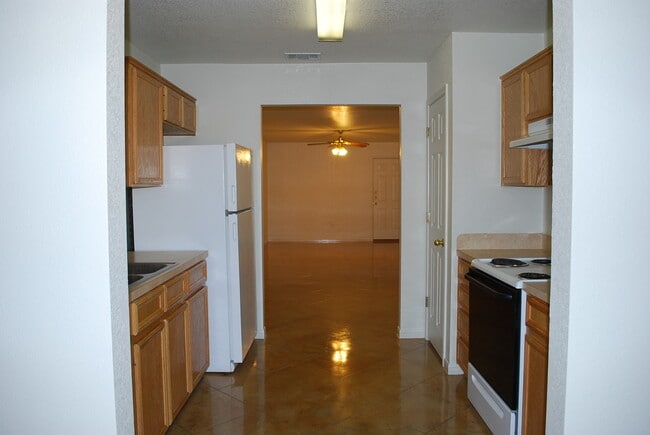 Photo - 915 Maplewood Dr Unit B-STILL OCCUPIED BY RESIDENT