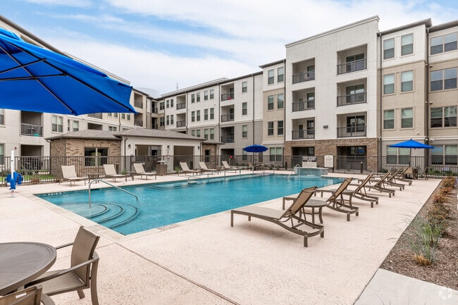 Resort Style Swimming Pool