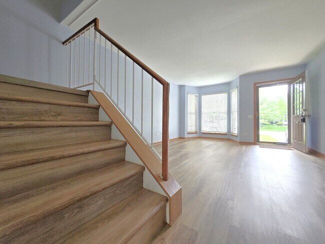 Photo - 8 E Shag Bark Ln