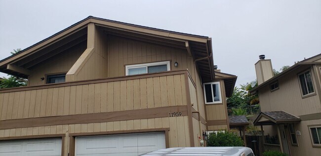 Photo - 3 Bed 2 Bath Townhouse in Lakeside