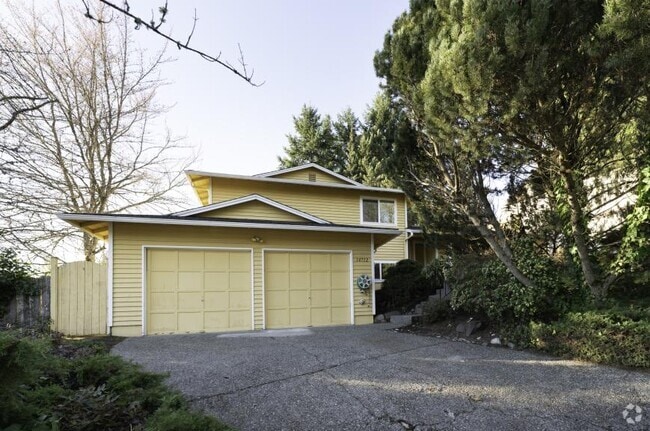 Building Photo - 3 bedroom in Bellevue WA 98006 Rental