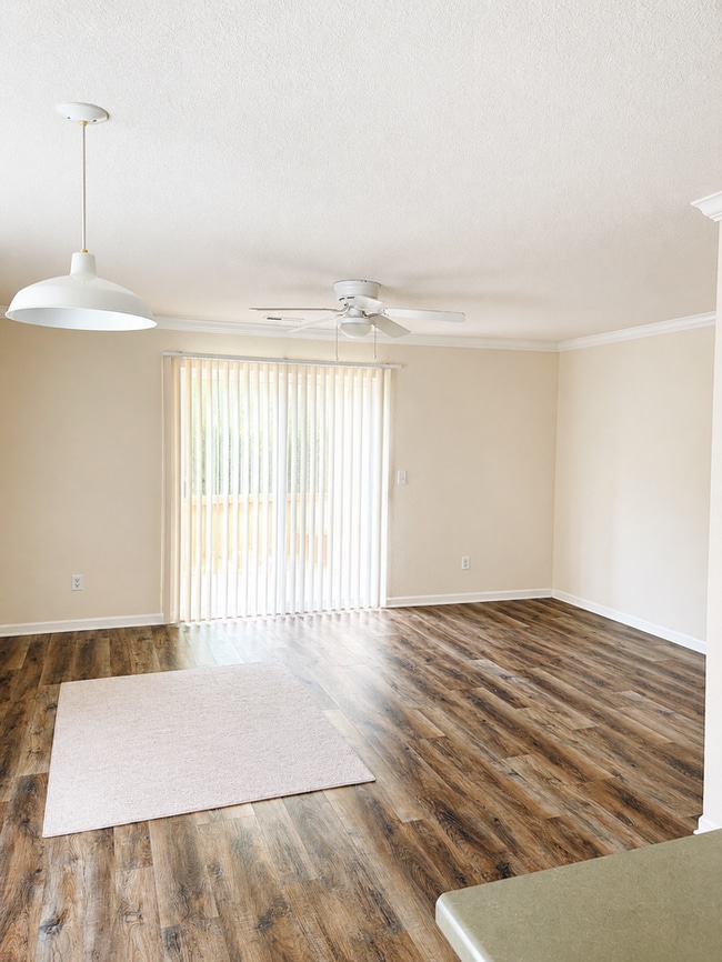 Photo - 847 Woodside Creek Dr