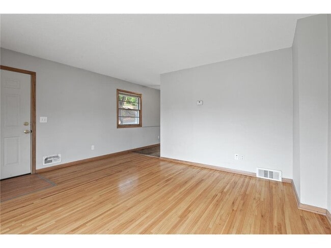 Photo - 8542 Plymouth Ave N