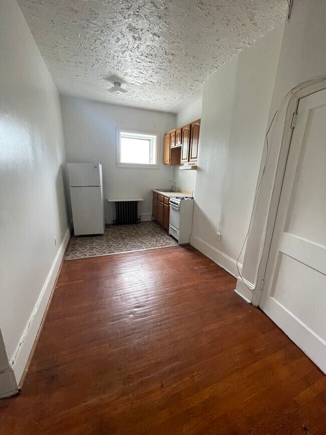 Photo - 5001 Cedar Ave Unit 2Fr