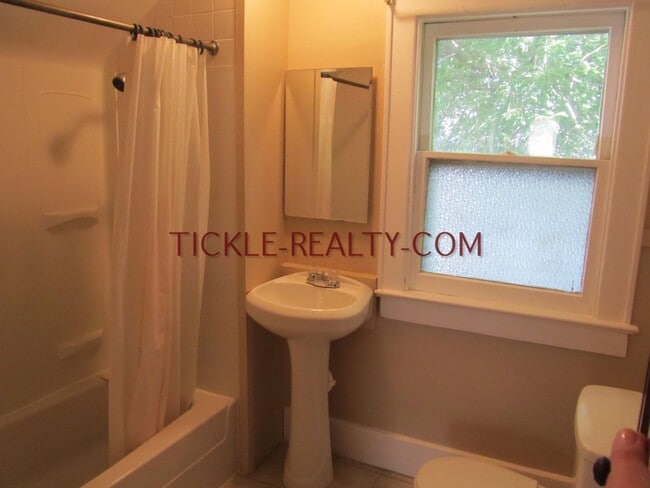 Photo - 48 Henrietta St Unit HOUSE