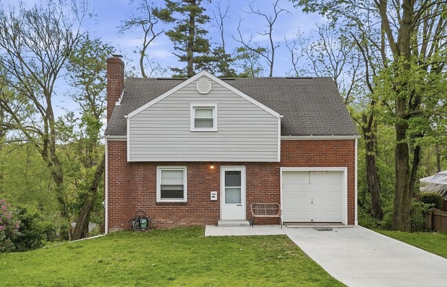 Building Photo - 5644 Valleyview Dr