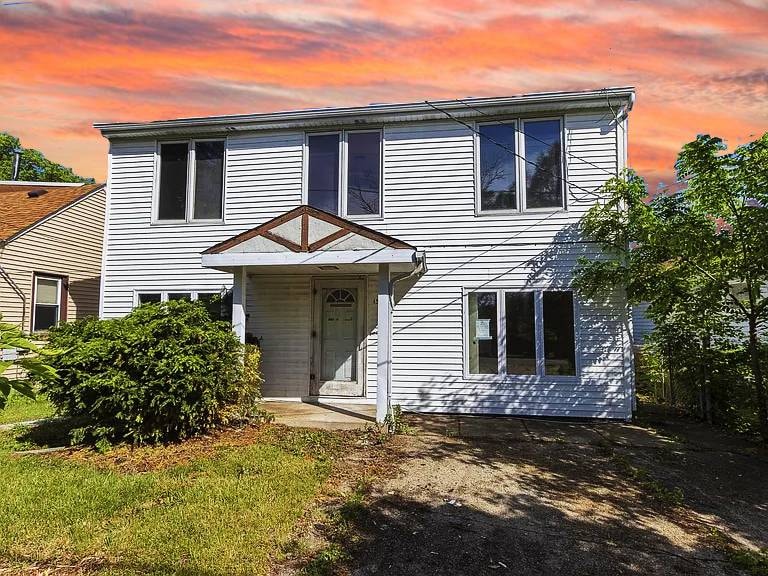 Photo - 130 E Clarendon Dr