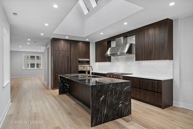 Photo - 232 S Green St Unit 4S