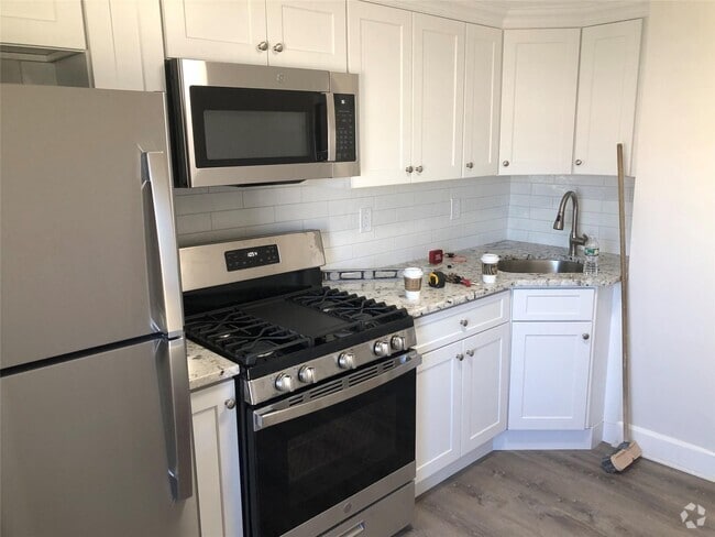 Building Photo - 2108 Grand Ave Rental