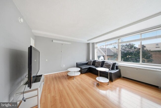 Photo - 922 24th St NW Unit 312
