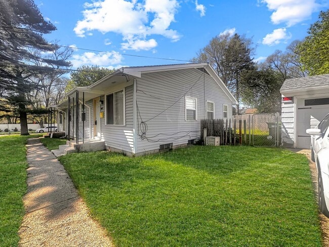 Building Photo - 1057 Griggs St SE