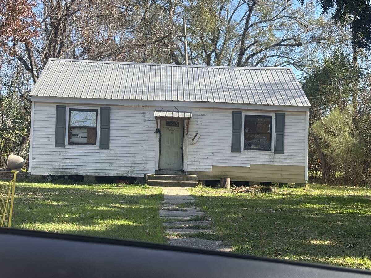 Photo - 5540 Longfellow Dr