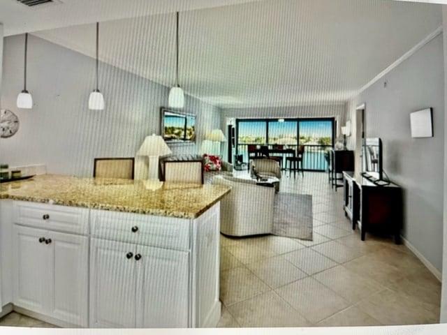 Breakfast Bar - 271 Southbay Dr Unit # 152