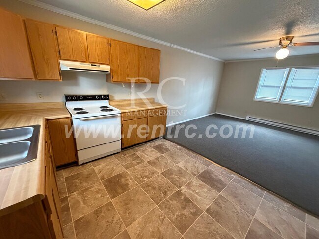 Photo - 300 Vaught St