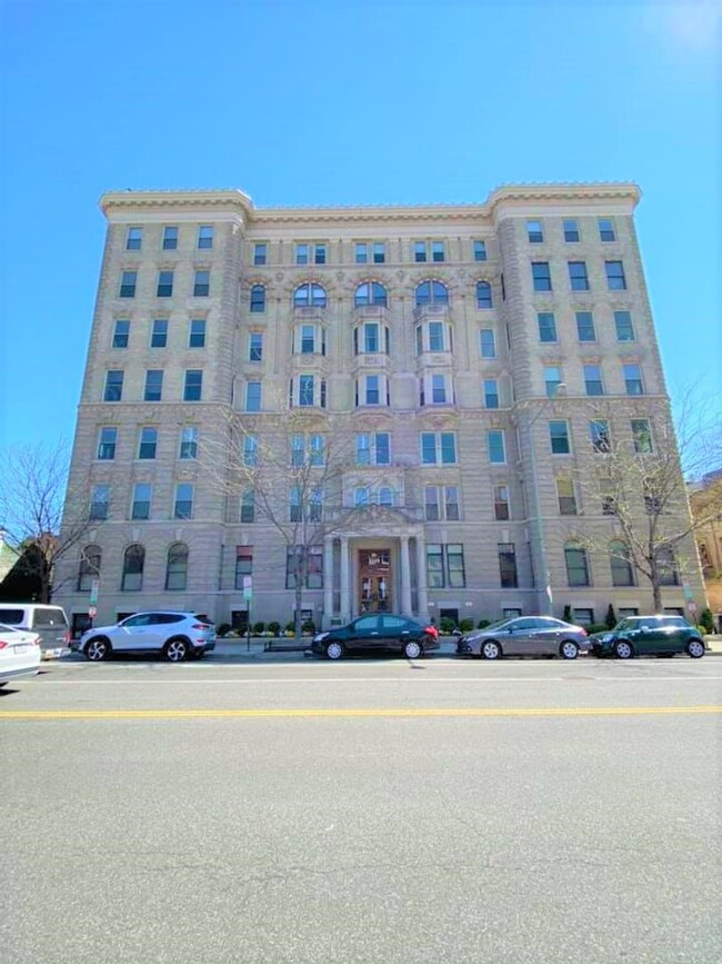 Lovely 2 BR/1 BA Condo in Logan Circle! - Lovely 2 BR/1 BA Condo in Logan Circle!