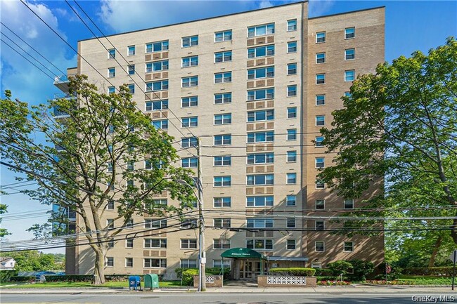 Building Photo - 30 Lake St Unit 2K