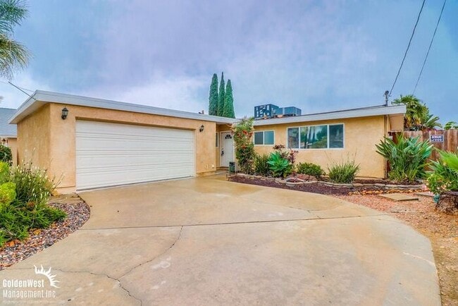 Building Photo - Stunning 3Bdm 2Ba Home with Sparkling Pool...