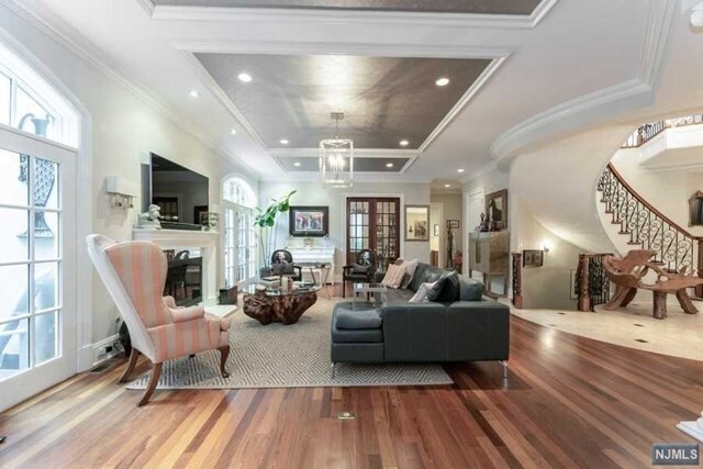 Photo - 214 Bellaire Dr